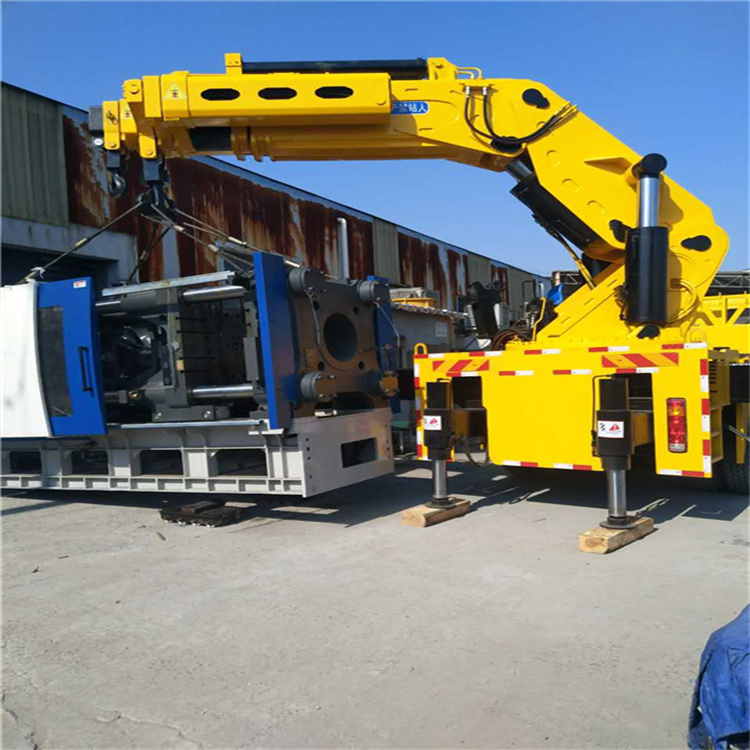 修武 大吨位折臂吊出租费用解析：一小时租赁多少钱