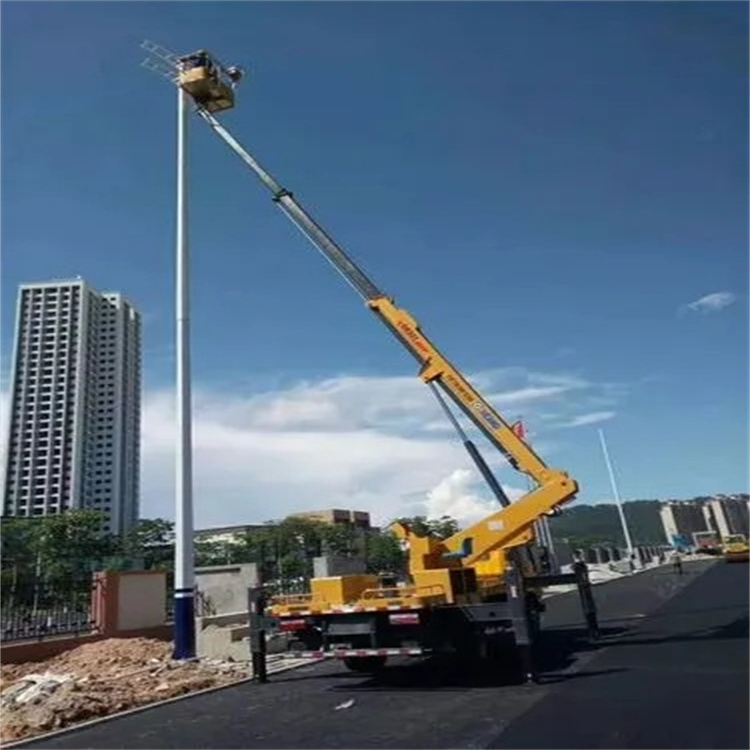 修武维修路灯的曲臂升降车出租