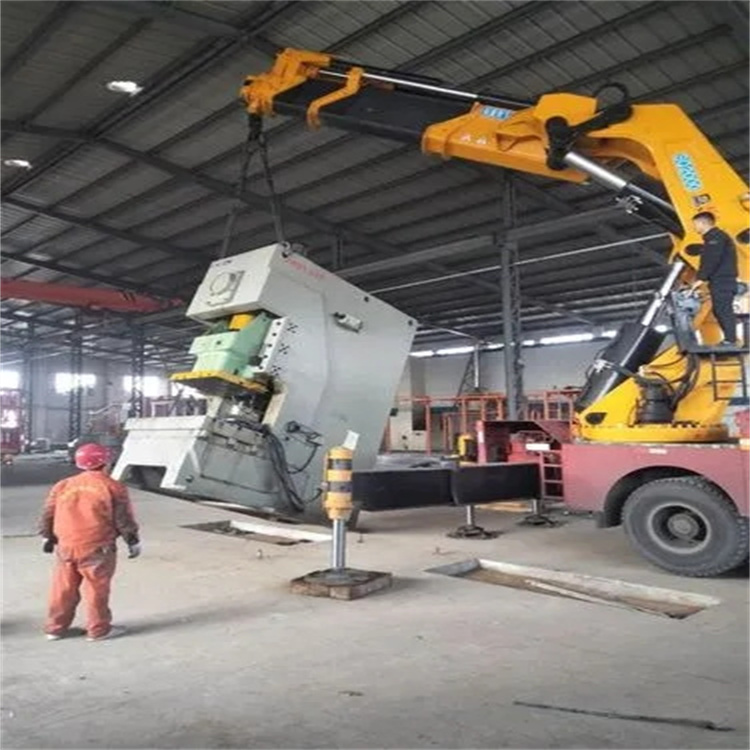 修武80吨折臂吊车出租附近电话