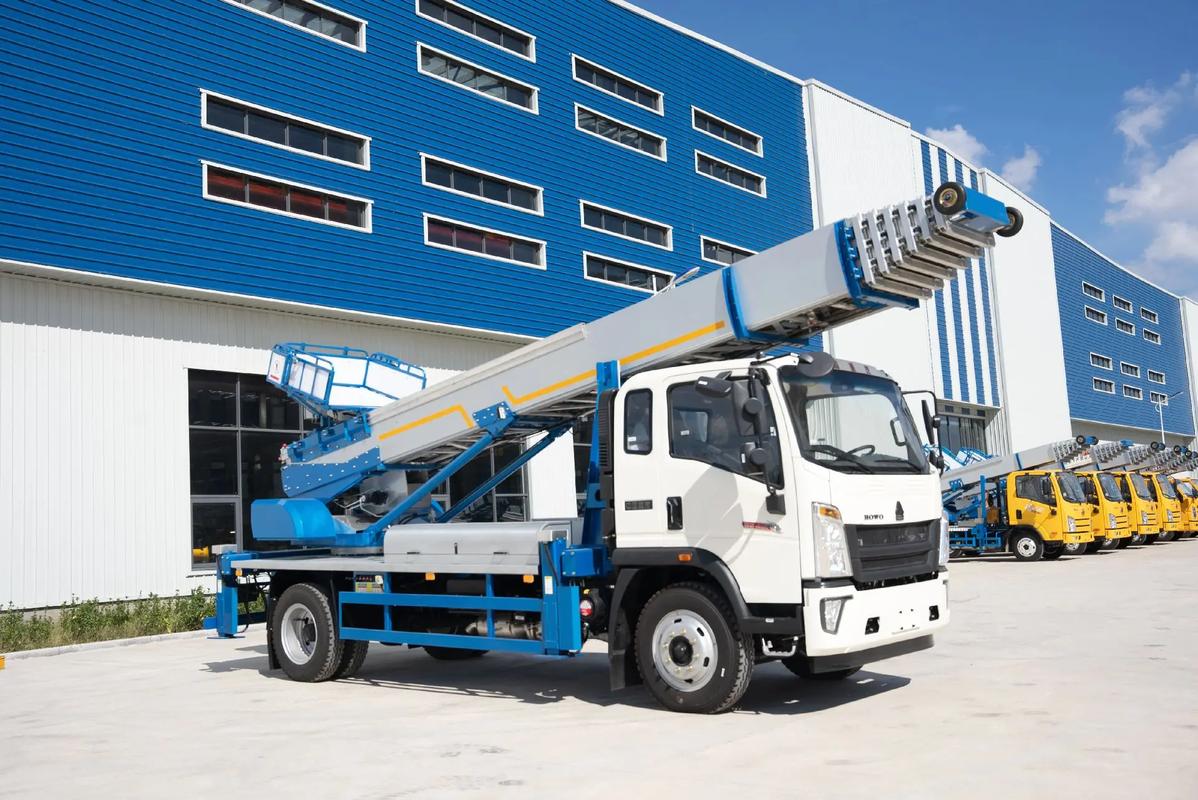 修武出租云梯车高空作业车 建筑垃圾搬运